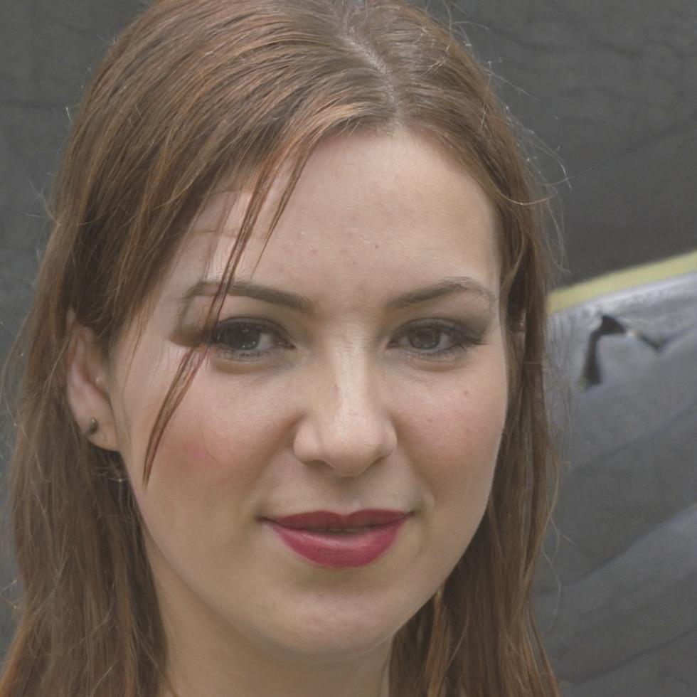 Senior blockchain consultant specializing in business strategy